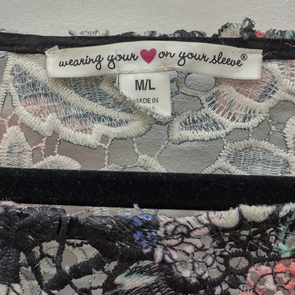 Lace Flower Top Size M/L - Picture 6 of 6